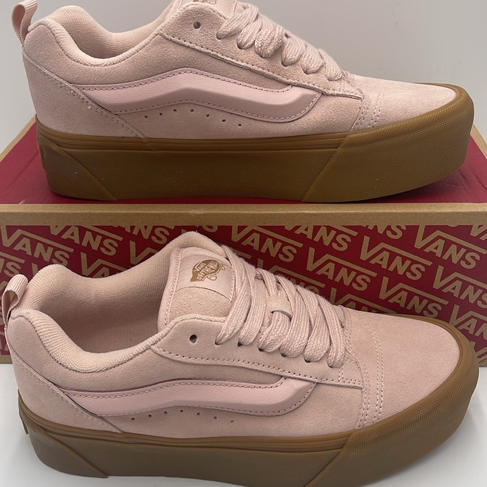 Vans WMNS Knu Stack Rose Smoke/Gum
VN000CP6CYA Platforms Sneakers - Picture 2 of 16